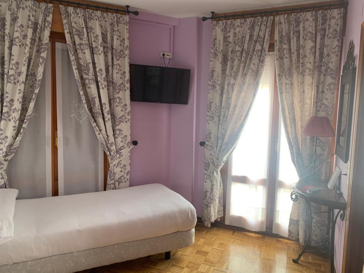 Hostal Docar เลร์มา ภายนอก รูปภาพ